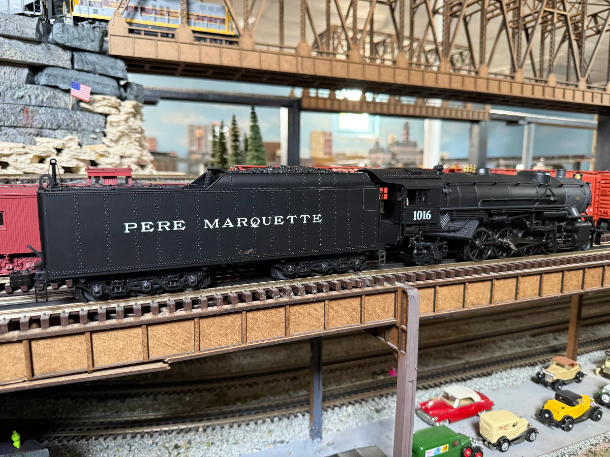 Lionel 2531670 - Legacy USRA Heavy Mikado Steam Locomotive "Pere Marquette" #1016 - Custom Run for MrMuffin'sTrains - Image 5